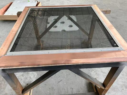 پنجره محافظ RF 1200*900 میلی متری با اثر حفاظتی 100 دسی بل و مش مسی برنجی برای محافظت از EMI